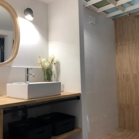 Maison De Pecheur Situee Dans Impasse Privee A 300 M De La *